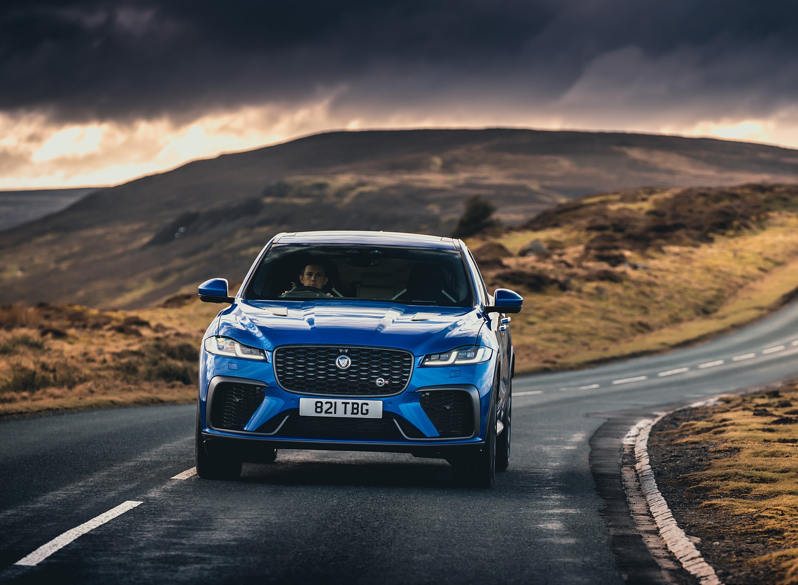 2021 Jaguar F-PACE SVR (Color: Velocity Blue) Front Wallpapers (9)