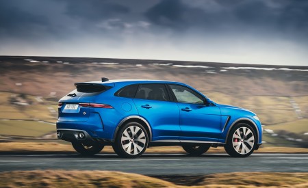 2021 Jaguar F-PACE SVR (Color: Velocity Blue) Rear Three-Quarter Wallpapers 450x275 (42)