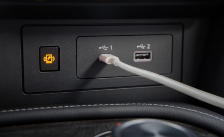 2021 Nissan Armada Central Console Wallpapers  450x275 (25)