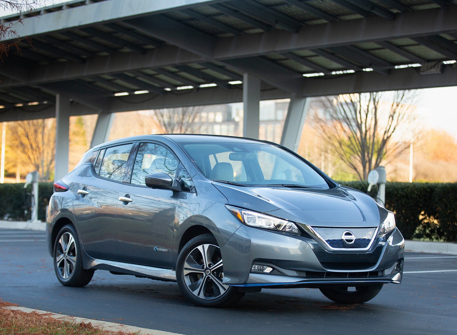 2021 Nissan LEAF Front Three-Quarter Wallpapers (1)