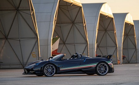 2021 Pagani Huayra Tricolore Side Wallpapers 450x275 (5)