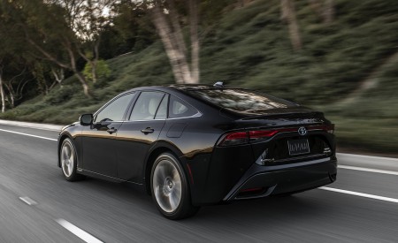2021 Toyota Mirai FCEV Limited (Color: Black) Rear Three-Quarter Wallpapers 450x275 (164)