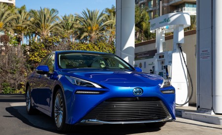 2021 Toyota Mirai FCEV Limited (Color: Hydro Blue) Front Wallpapers 450x275 (141)