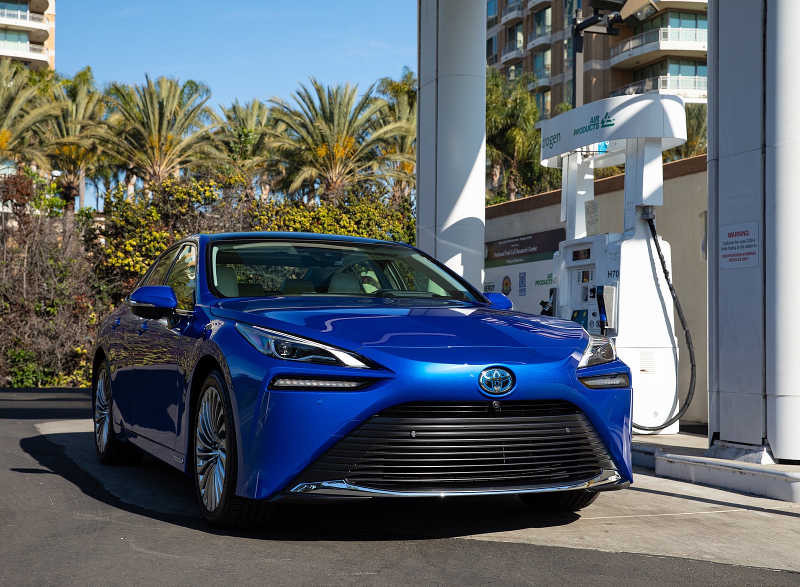 2021 Toyota Mirai FCEV Limited (Color: Hydro Blue) Front Wallpapers (4)