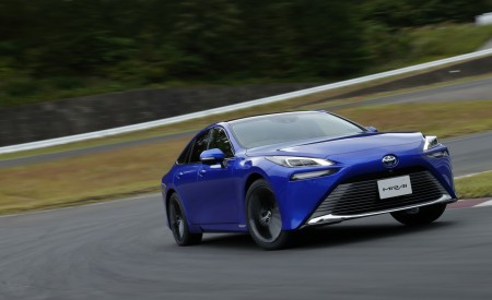2021 Toyota Mirai Front Three-Quarter Wallpapers 450x275 (52)