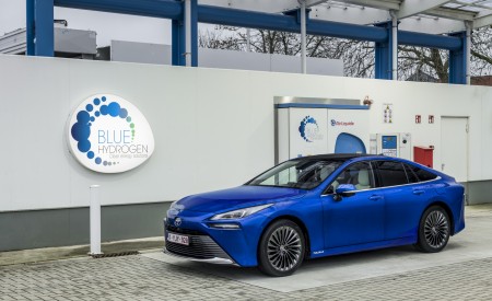 2021 Toyota Mirai Front Three-Quarter Wallpapers 450x275 (75)