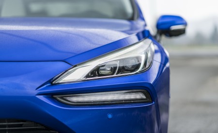 2021 Toyota Mirai Headlight Wallpapers 450x275 (63)