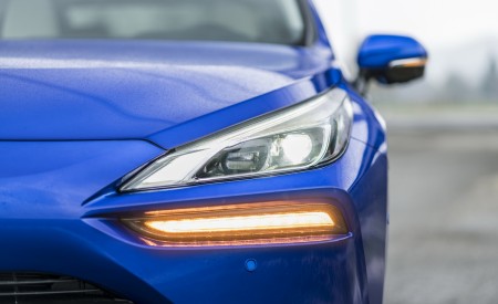 2021 Toyota Mirai Headlight Wallpapers 450x275 (61)