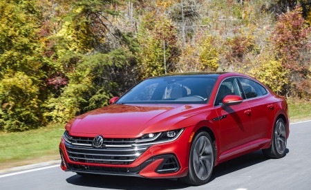 2021 Volkswagen Arteon (US-Spec) Front Three-Quarter Wallpapers 450x275 (5)