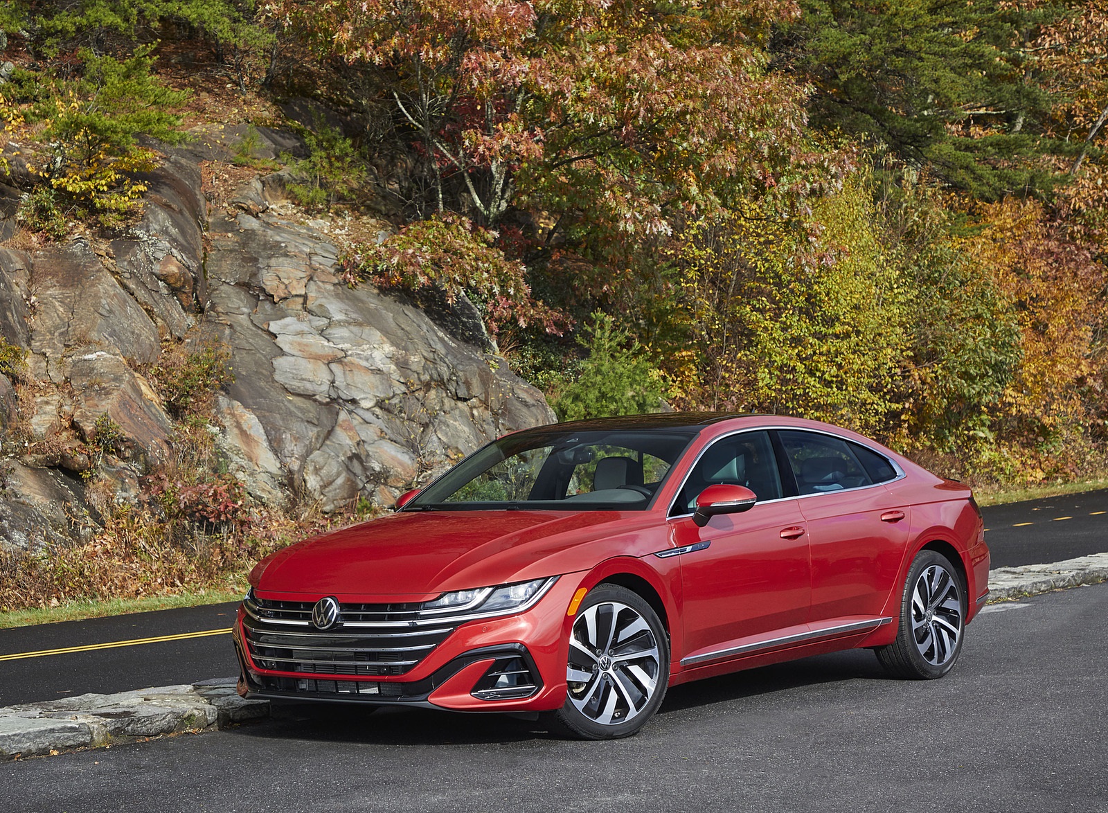 2021 Volkswagen Arteon (US-Spec) Front Three-Quarter Wallpapers (11)