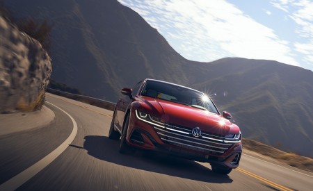2021 Volkswagen Arteon (US-Spec) Front Wallpapers 450x275 (27)