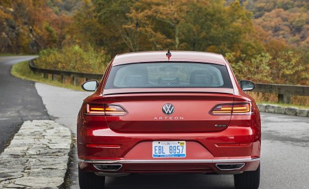 2021 Volkswagen Arteon (US-Spec) Rear Wallpapers 450x275 (15)