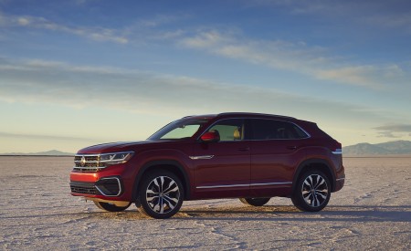 2021 Volkswagen Atlas Cross Sport Front Three-Quarter Wallpapers 450x275 (11)