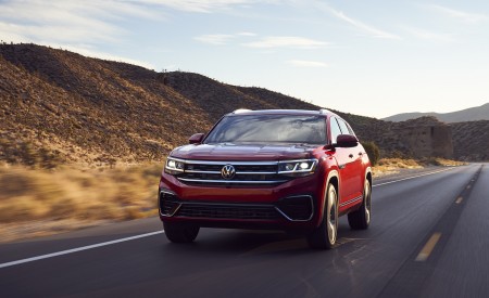 2021 Volkswagen Atlas Cross Sport Front Wallpapers 450x275 (2)