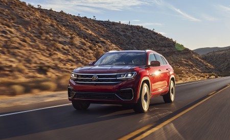 2021 Volkswagen Atlas Cross Sport Front Wallpapers 450x275 (3)