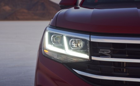 2021 Volkswagen Atlas Cross Sport Headlight Wallpapers 450x275 (19)