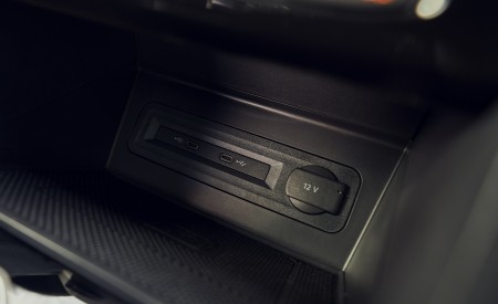 2021 Volkswagen Atlas Cross Sport Interior Detail Wallpapers 450x275 (30)