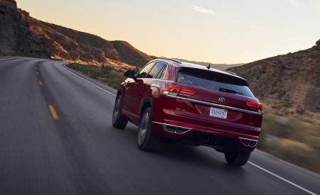 2021 Volkswagen Atlas Cross Sport Rear Wallpapers  450x275 (7)