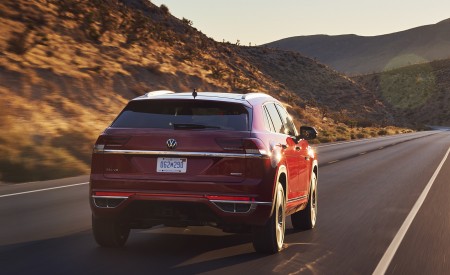2021 Volkswagen Atlas Cross Sport Rear Wallpapers  450x275 (8)