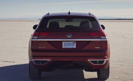 2021 Volkswagen Atlas Cross Sport Rear Wallpapers 450x275 (14)