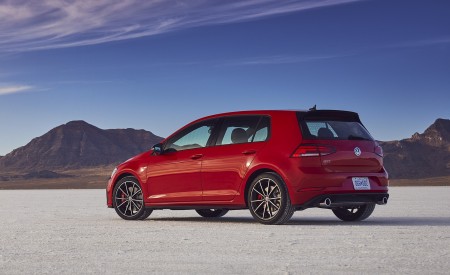 2021 Volkswagen Golf GTI (US-Spec) Rear Three-Quarter Wallpapers 450x275 (12)