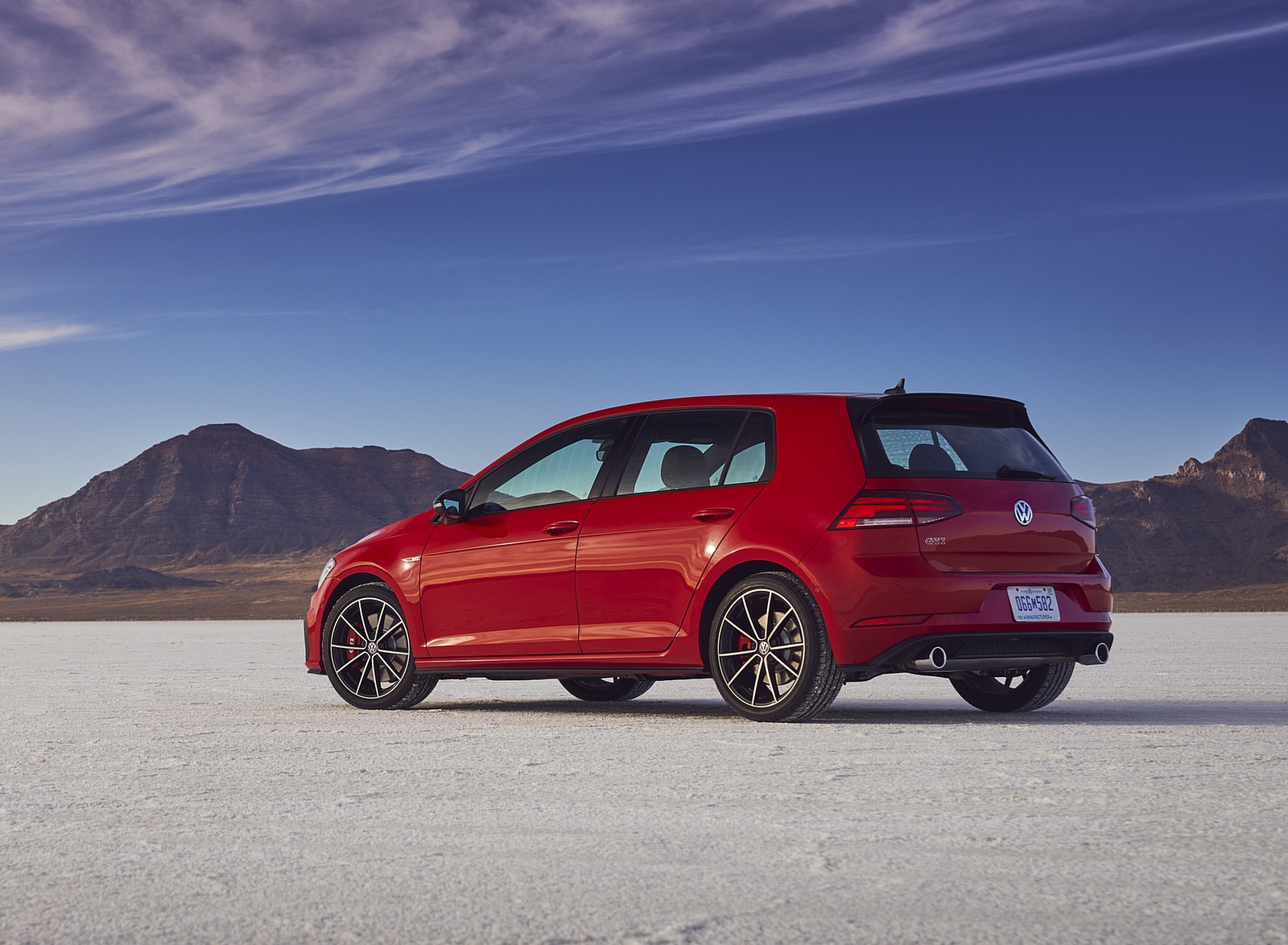 2021 Volkswagen Golf GTI (US-Spec) Rear Three-Quarter Wallpapers (12)