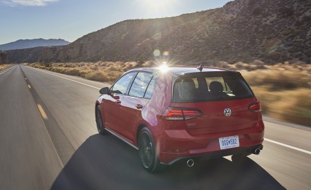 2021 Volkswagen Golf GTI (US-Spec) Rear Three-Quarter Wallpapers 450x275 (6)