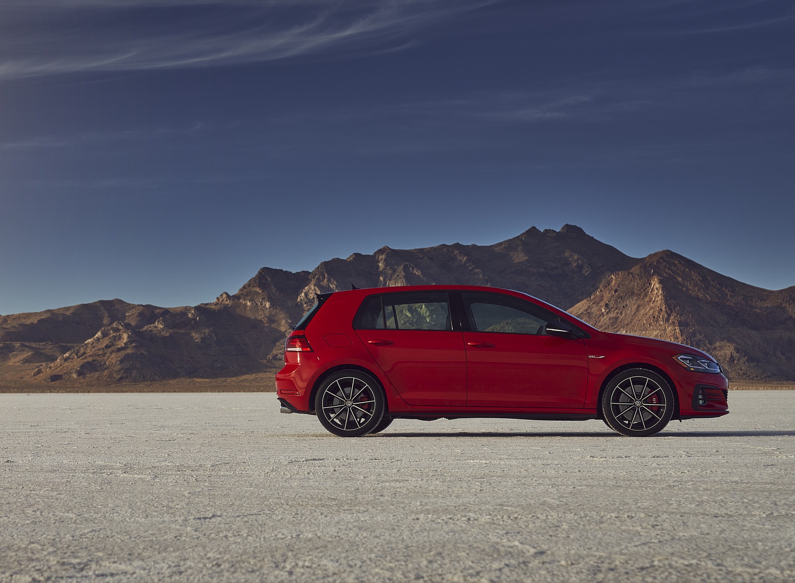 2021 Volkswagen Golf GTI (US-Spec) Side Wallpapers (15)