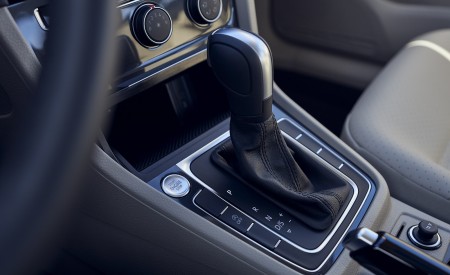 2021 Volkswagen Golf (US-Spec) Central Console Wallpapers 450x275 (20)