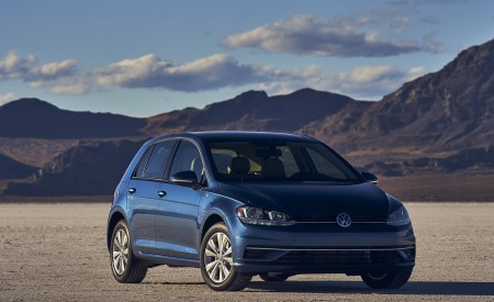 2021 Volkswagen Golf (US-Spec) Front Three-Quarter Wallpapers  450x275 (7)