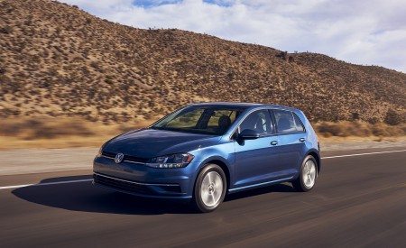 2021 Volkswagen Golf (US-Spec) Front Three-Quarter Wallpapers 450x275 (3)