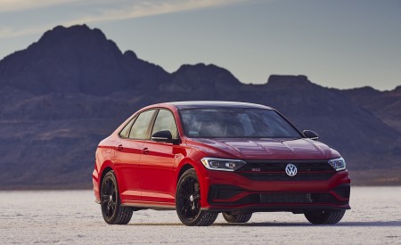 2021 Volkswagen Jetta GLI (US-Spec) Front Three-Quarter Wallpapers 450x275 (9)