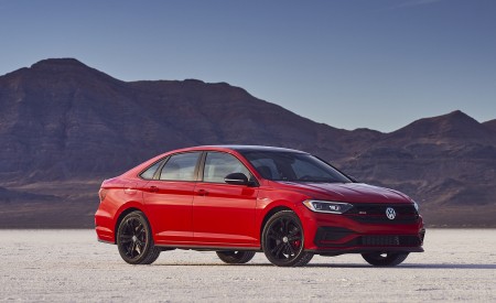 2021 Volkswagen Jetta GLI (US-Spec) Front Three-Quarter Wallpapers  450x275 (11)