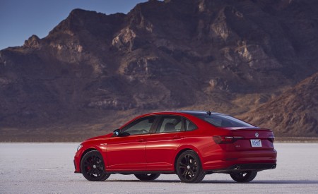 2021 Volkswagen Jetta GLI (US-Spec) Rear Three-Quarter Wallpapers 450x275 (16)
