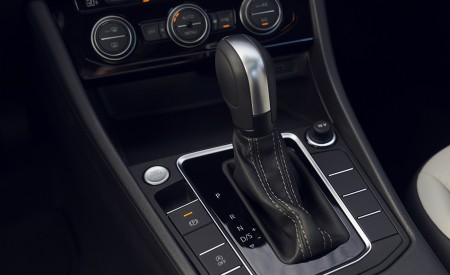 2021 Volkswagen Jetta (US-Spec) Central Console Wallpapers 450x275 (22)