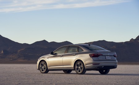 2021 Volkswagen Jetta (US-Spec) Rear Three-Quarter Wallpapers  450x275 (12)