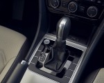 2021 Volkswagen Passat (US-Spec) Central Console Wallpapers 150x120 (17)