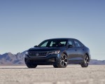 2021 Volkswagen Passat (US-Spec) Front Three-Quarter Wallpapers 150x120 (9)