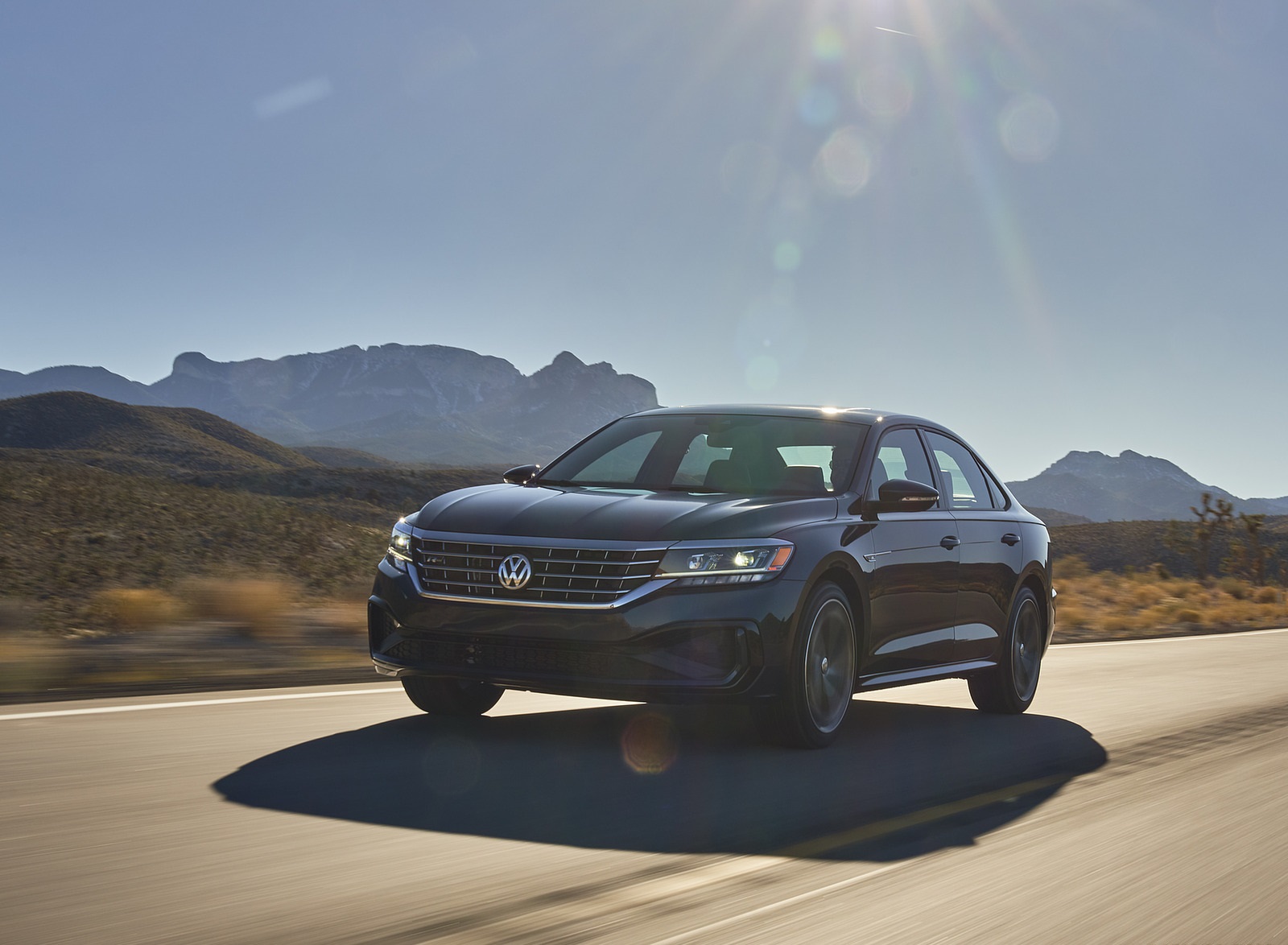 2021 Volkswagen Passat (US-Spec) Front Three-Quarter Wallpapers (3)