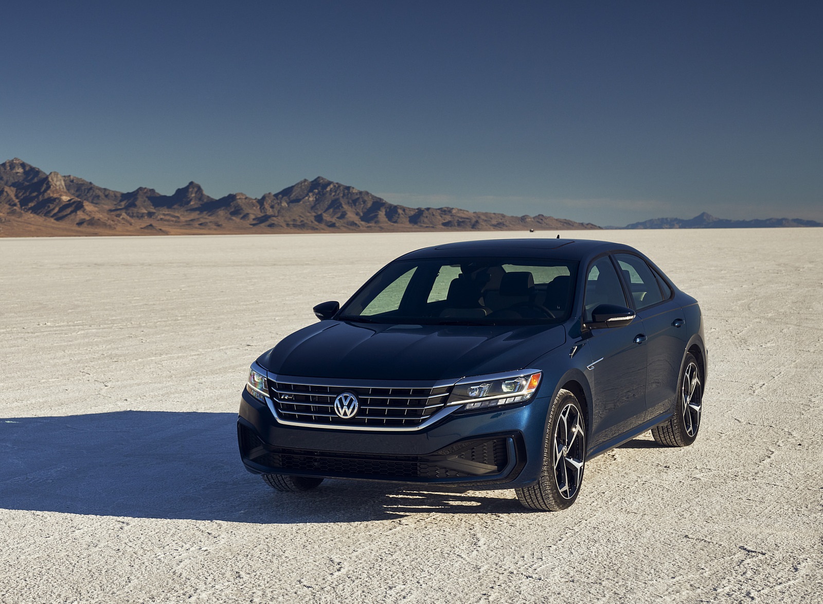 2021 Volkswagen Passat (US-Spec) Front Wallpapers (11)