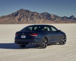 2021 Volkswagen Passat (US-Spec) Rear Three-Quarter Wallpapers 150x120 (12)