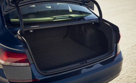 2021 Volkswagen Passat (US-Spec) Trunk Wallpapers 450x275 (26)