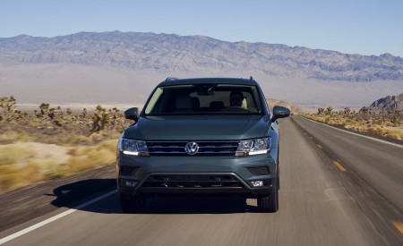 2021 Volkswagen Tiguan SEL (US-Spec) Front Wallpapers 450x275 (2)