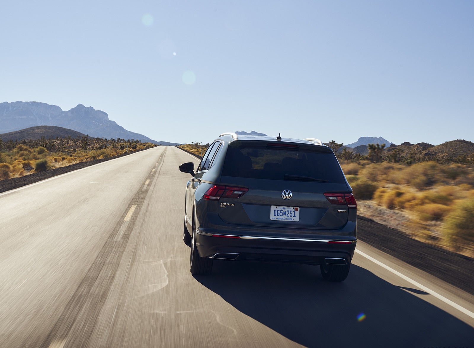2021 Volkswagen Tiguan SEL (US-Spec) Rear Wallpapers (6)