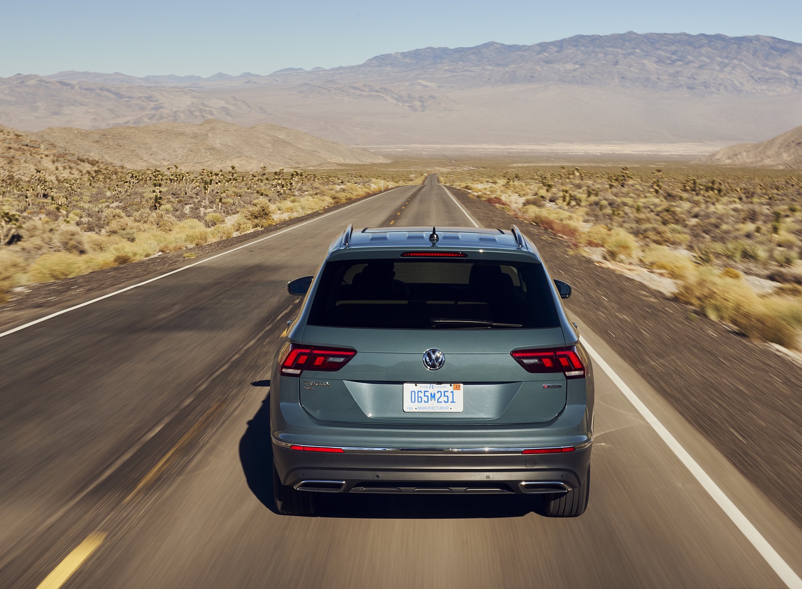 2021 Volkswagen Tiguan SEL (US-Spec) Rear Wallpapers (7)
