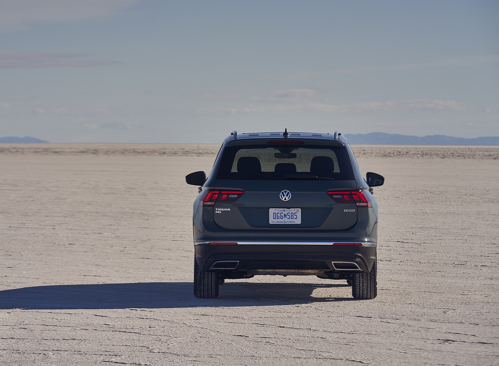 2021 Volkswagen Tiguan SEL (US-Spec) Rear Wallpapers (12)