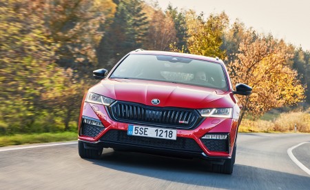 2021 Škoda Octavia RS Combi Front Wallpapers  450x275 (22)