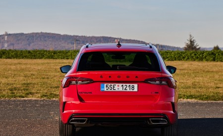 2021 Škoda Octavia RS Combi Rear Wallpapers 450x275 (35)