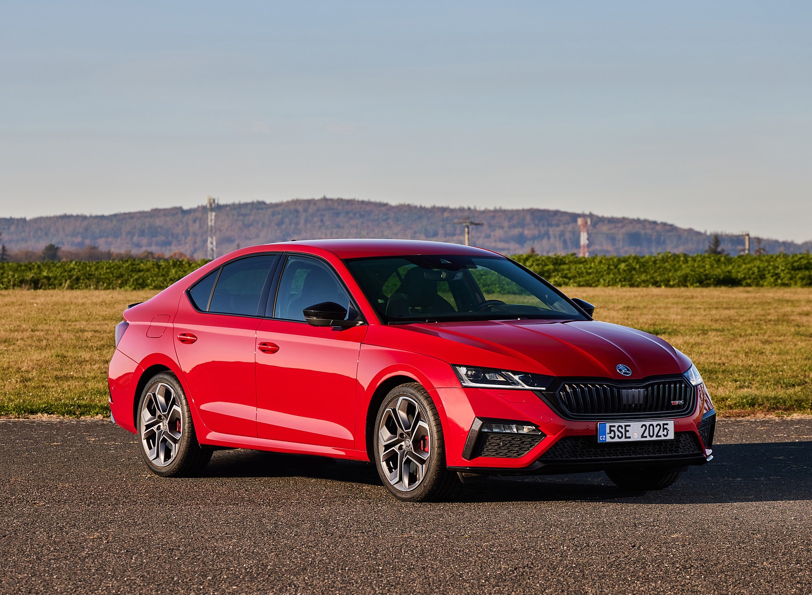 2021 Škoda Octavia RS Front Three-Quarter Wallpapers (9)
