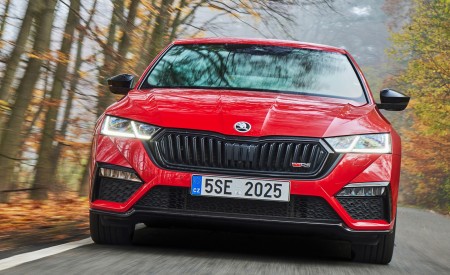 2021 Škoda Octavia RS Front Wallpapers 450x275 (2)